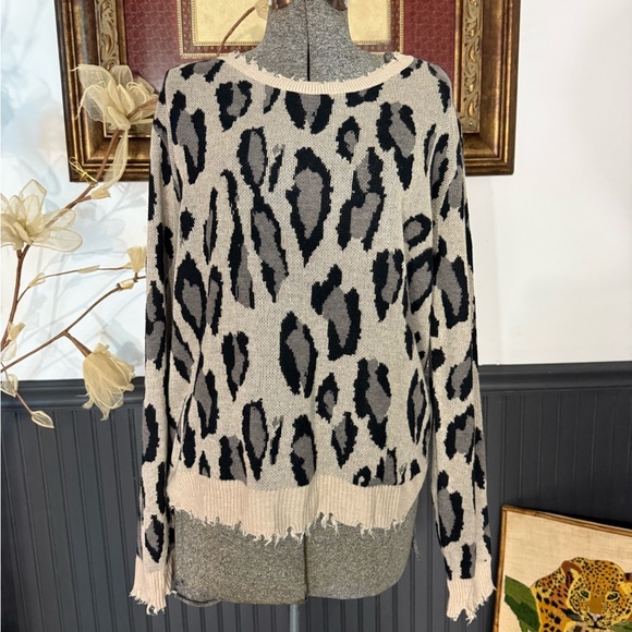 Fate Sweaters - Fate Anthropologie Distressed Leopard Print Sweater ~ Size Medium 💚🍄